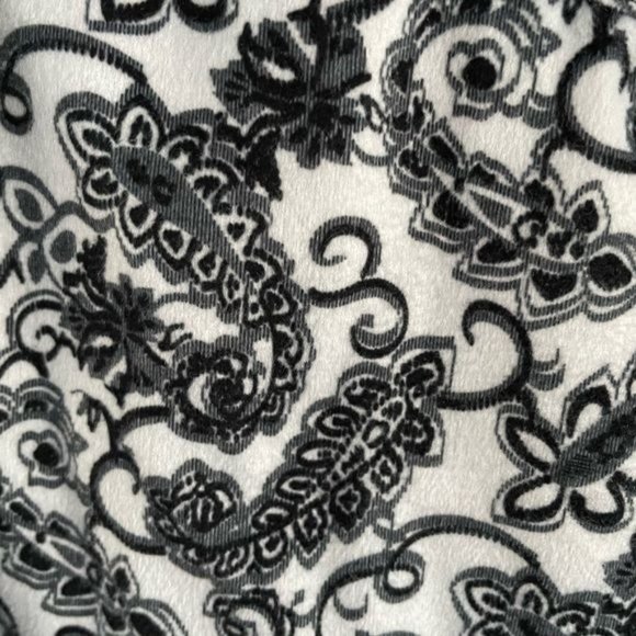 Helix Snowboardwear Medium Black & White Paisley Coat Zip Jacket - Picture 13 of 16